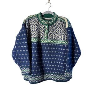 LL Bean Women’s Wool Nordic Winter Sweater Size Large with Buttons